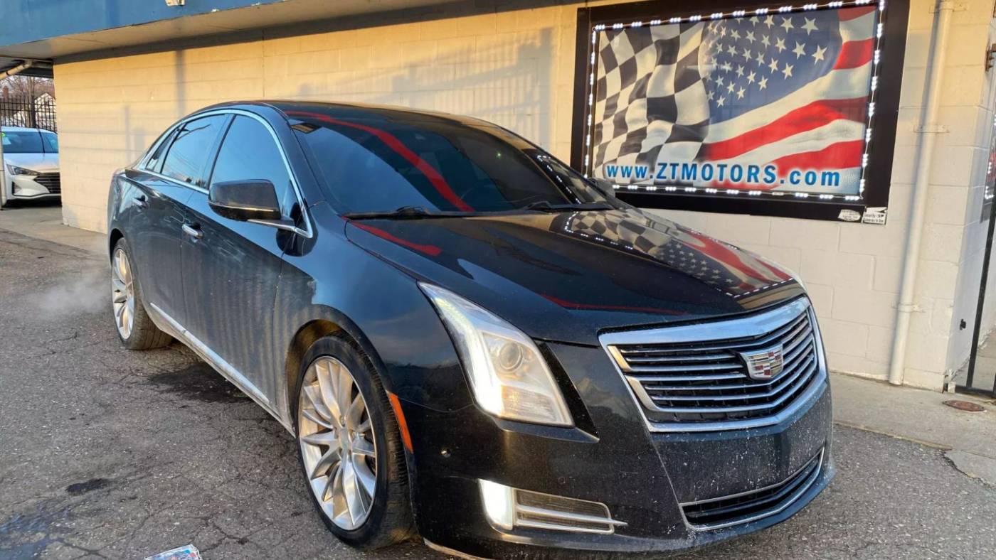 2016 Cadillac XTS V-Sport Platinum — Sedan — 120,127 mi — Detroit, MI