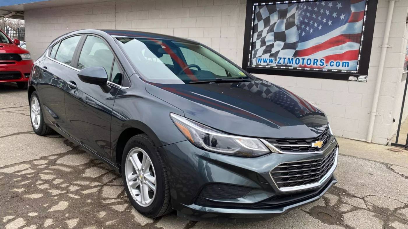 2017 Chevrolet Cruze LT — Hatchback — 141,953 mi — Detroit, MI
