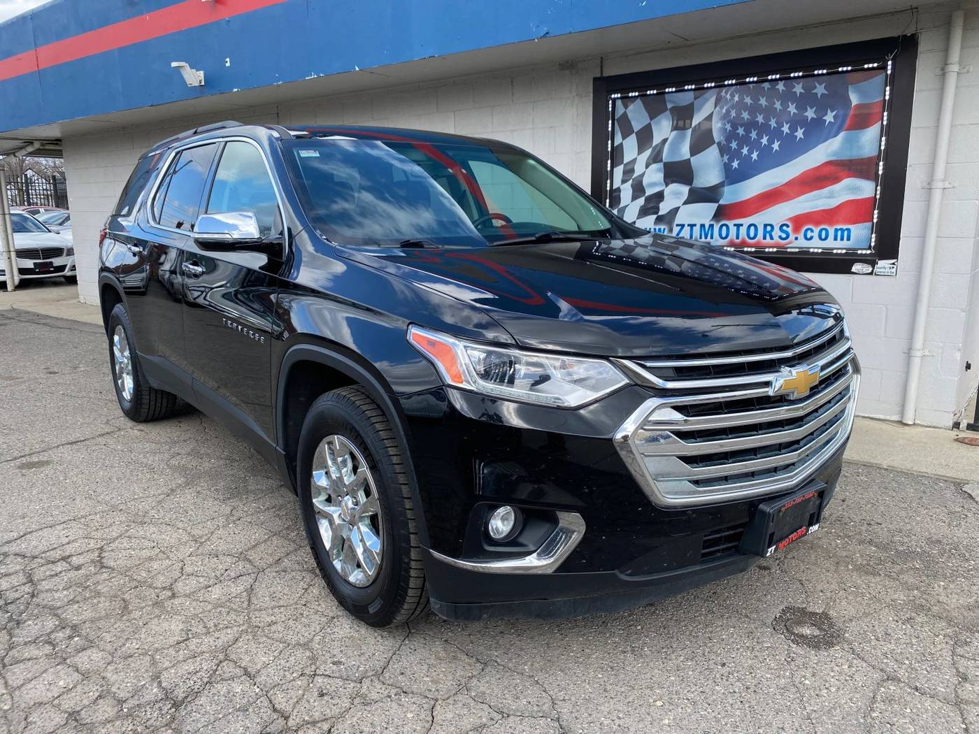 2019 Chevrolet Traverse LT Cloth — SUV — 131,334 mi — Detroit, MI