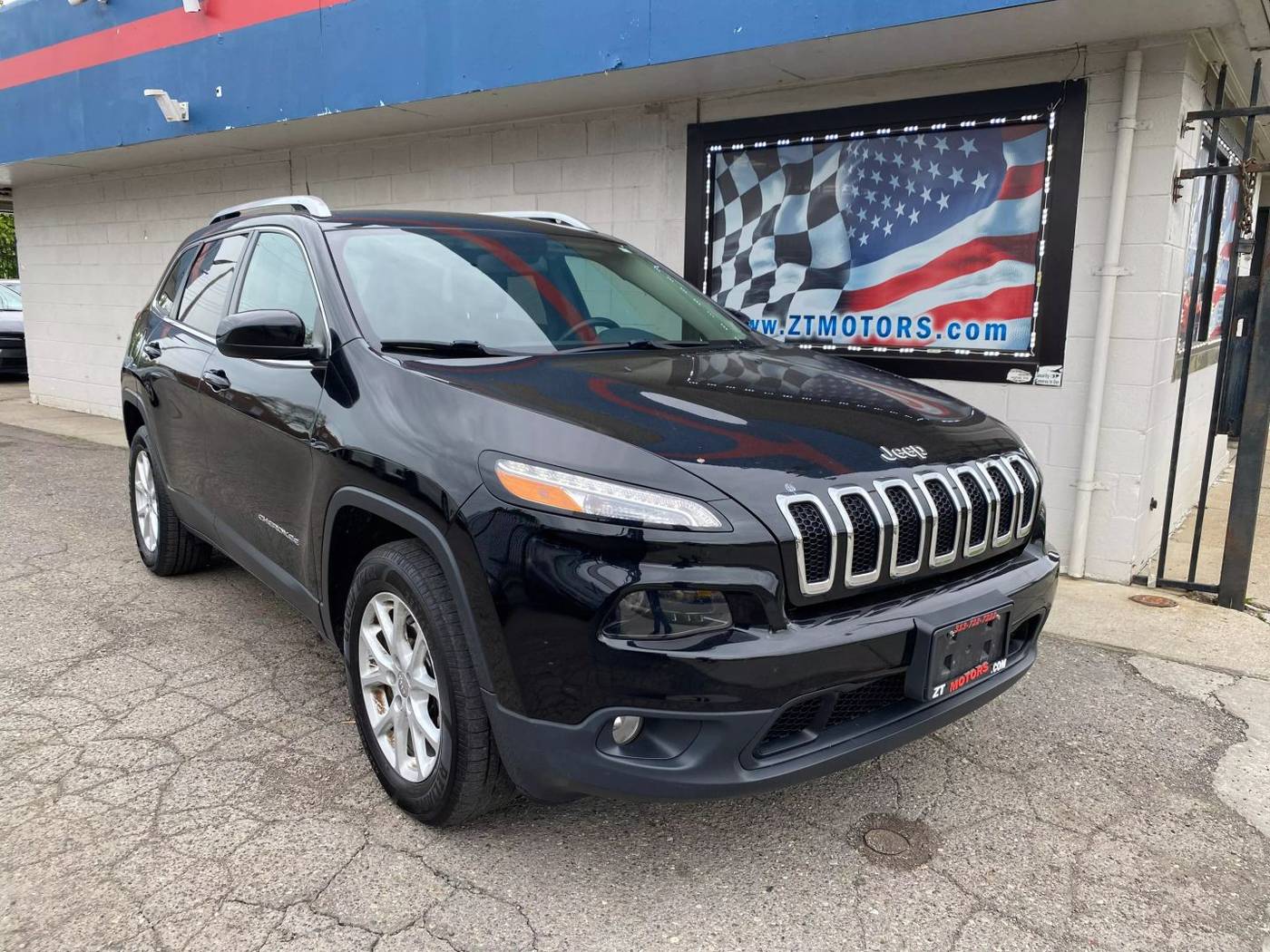 2018 Jeep Cherokee Latitude Plus — SUV — 174,522 mi — Detroit, MI