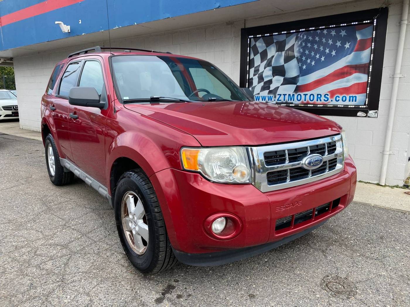 2009 Ford Escape XLT — SUV — 134,838 mi — Detroit, MI