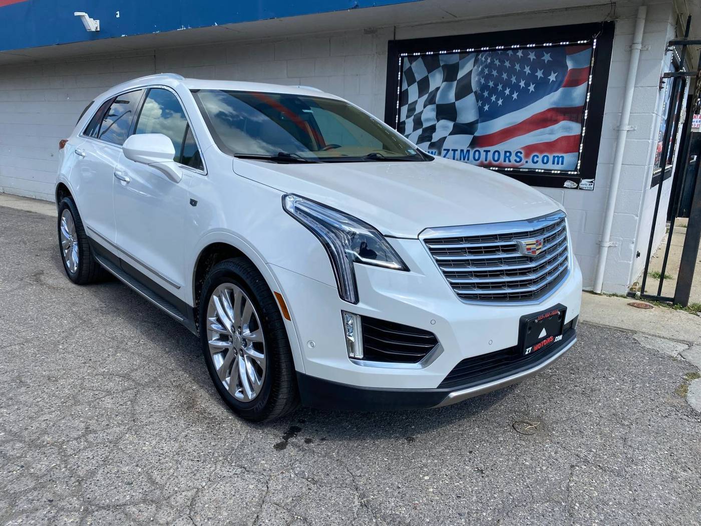 2018 Cadillac XT5 Platinum — SUV — 34,950 mi — Detroit, MI