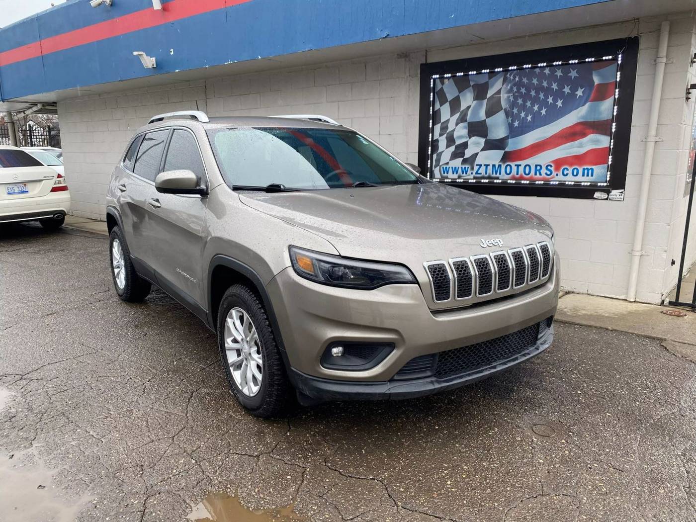 2019 Jeep Cherokee Latitude — SUV — 82,880 mi — Detroit, MI