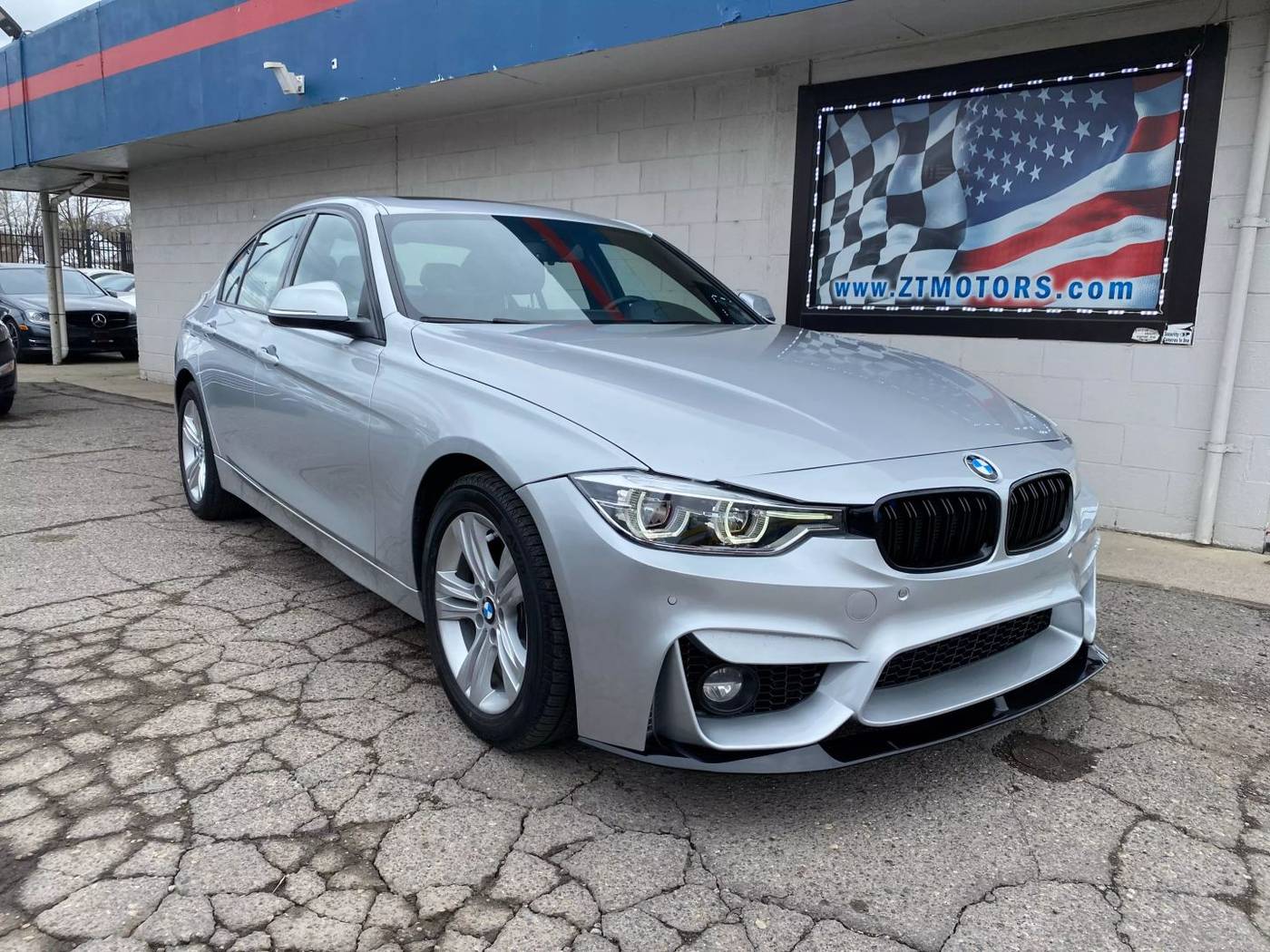2016 BMW 3 Series 328i — Sedan — 127,136 mi — Detroit, MI