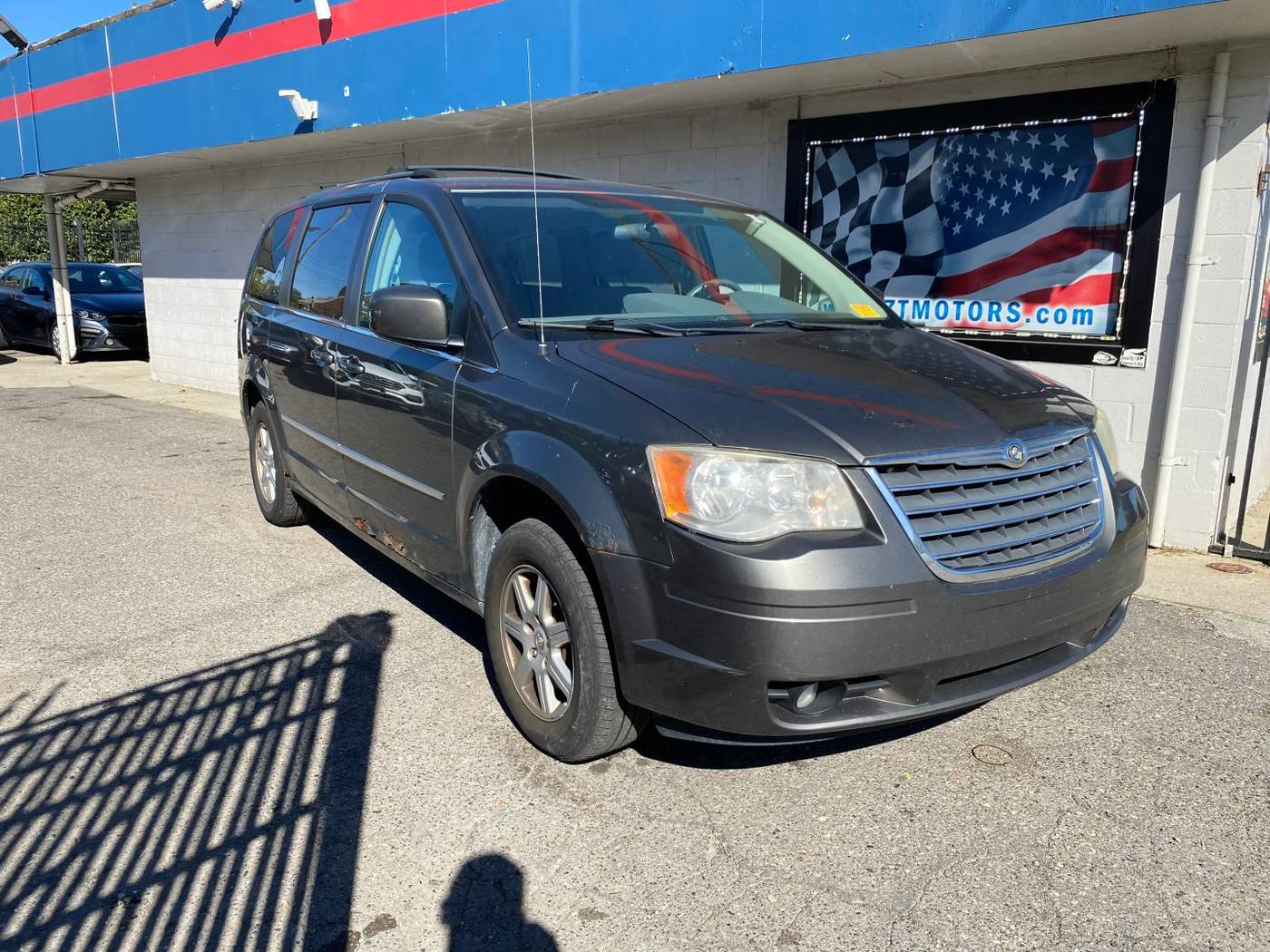 2010 Chrysler Town & Country Touring — Minivan — 178,507 mi — Detroit, MI