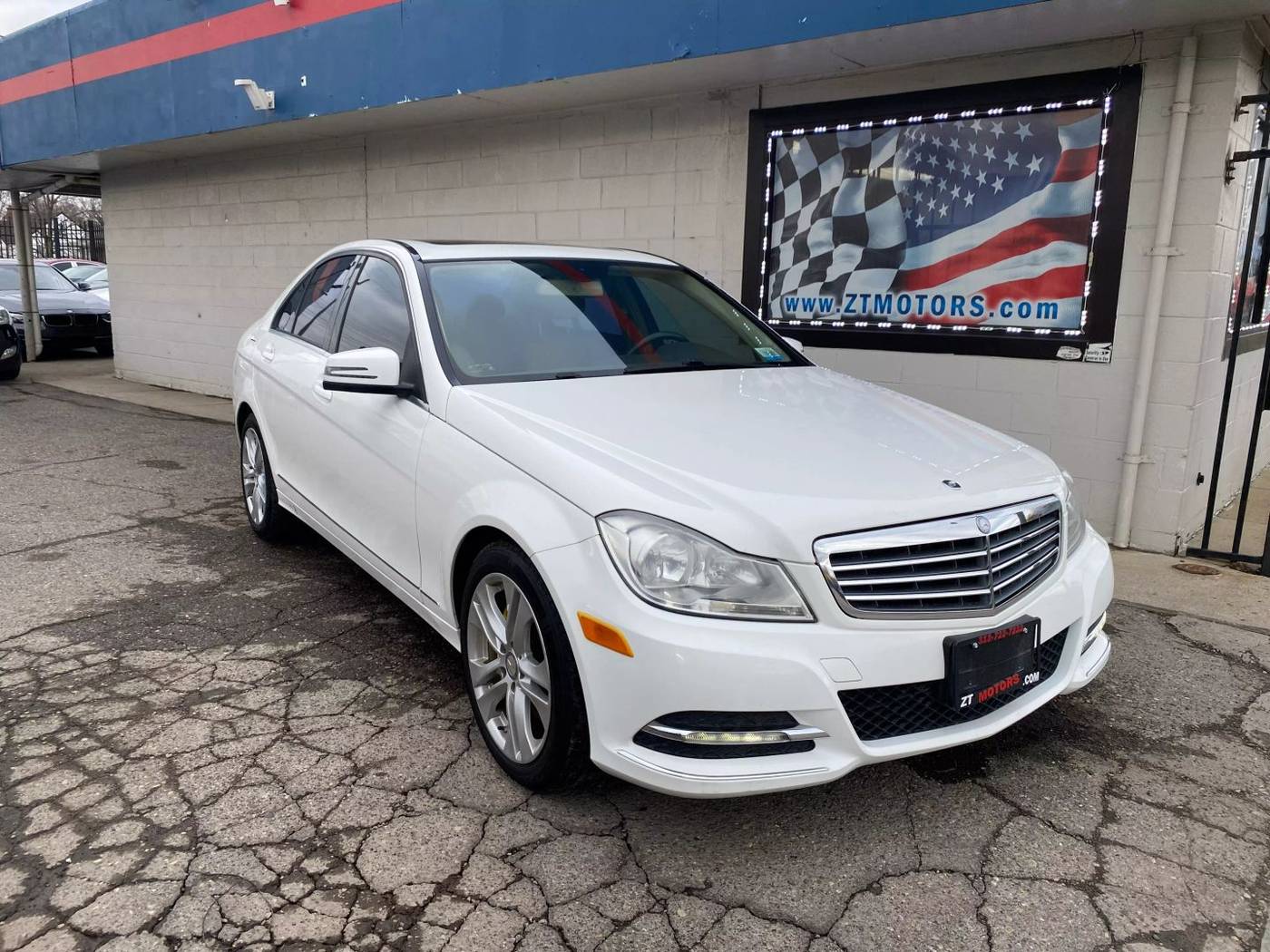 2013 Mercedes-Benz C-Class C 300 — Sedan — 125,393 mi — Detroit, MI