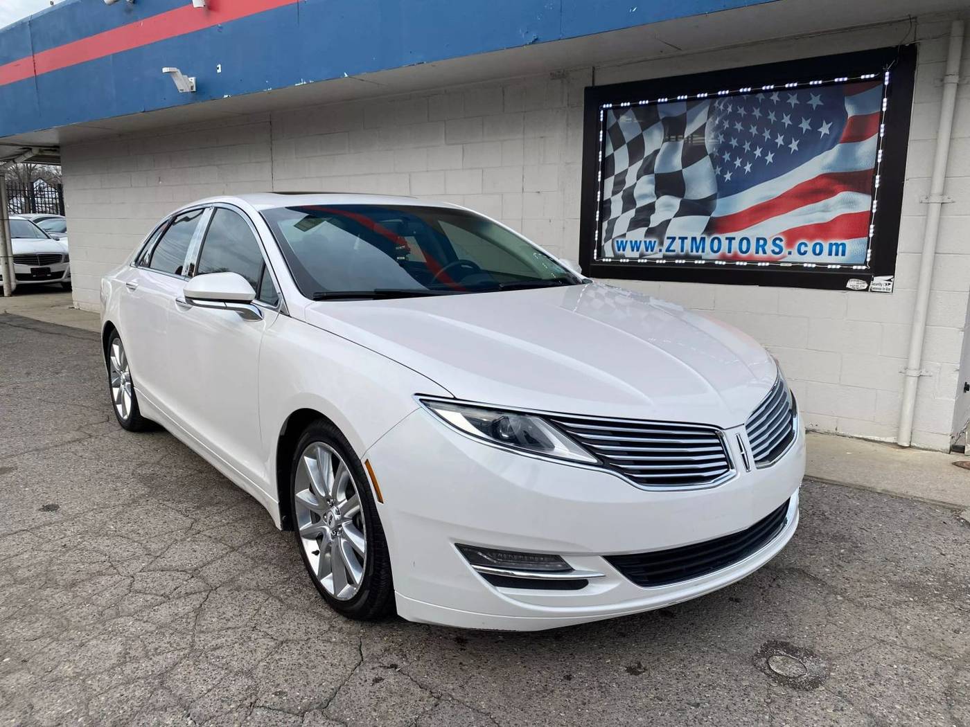 2014 Lincoln MKZ FWD — Sedan — 106,721 mi — Detroit, MI