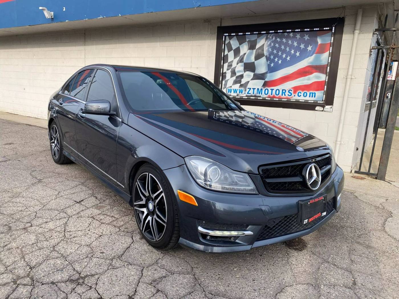 2014 Mercedes-Benz C-Class C 300 — Sedan — 141,608 mi — Detroit, MI