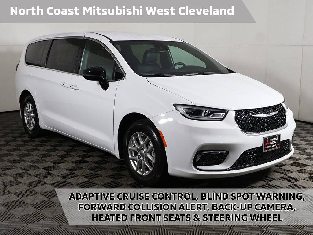 2025 Chrysler Pacifica Select — Minivan — 15,220 mi — Cleveland, OH