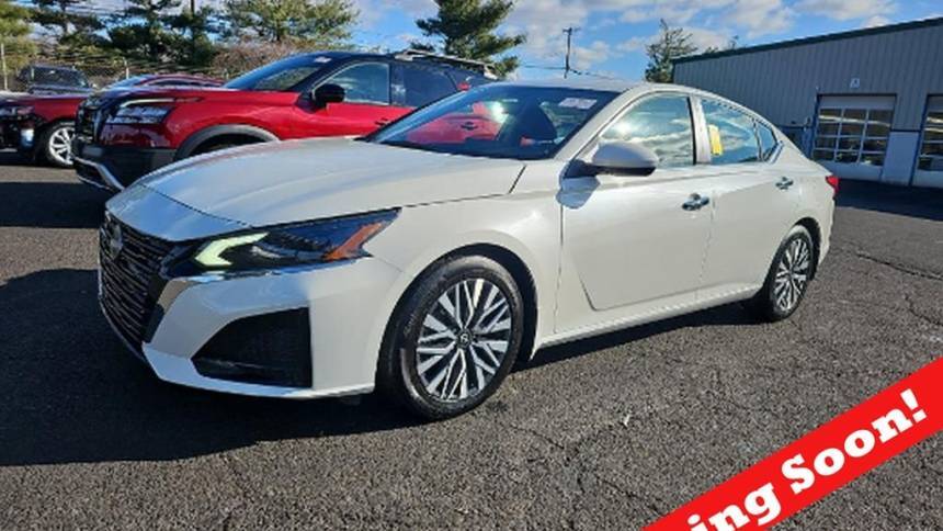 2023 Nissan Altima SV — Sedan — 28,218 mi — Cleveland, OH