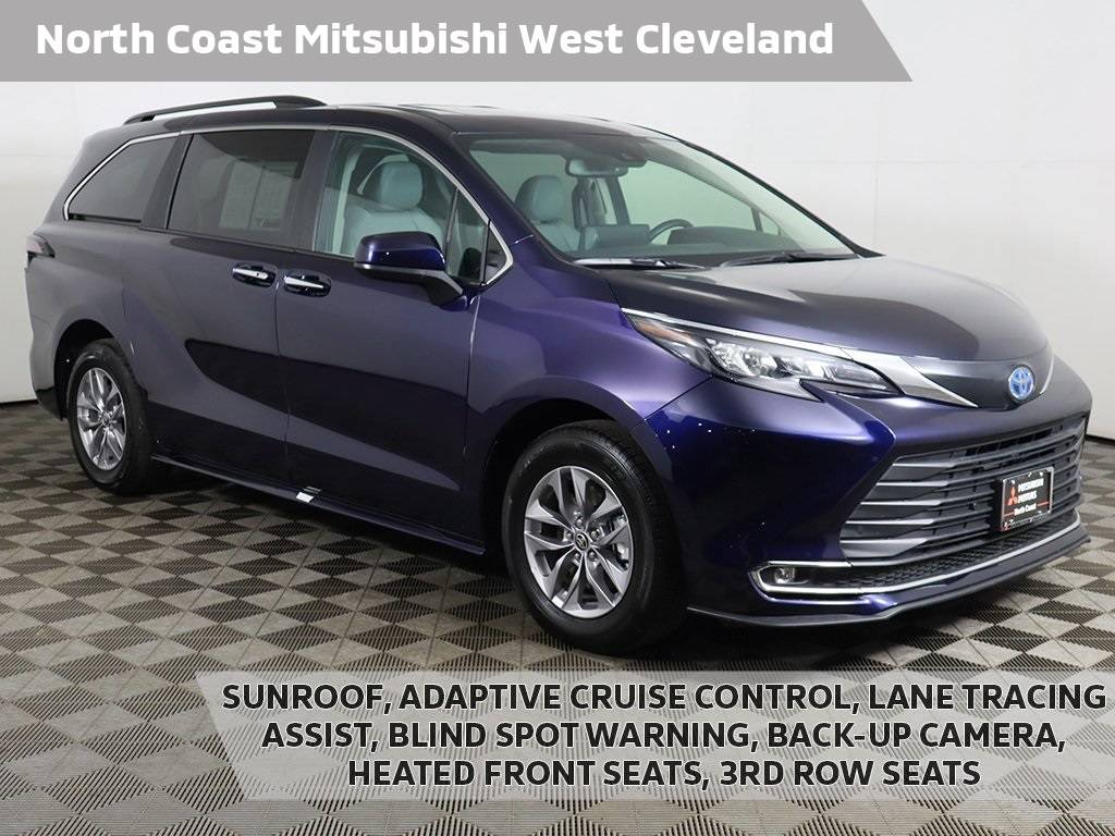 2024 Toyota Sienna XLE — Minivan — 21,785 mi — Cleveland, OH