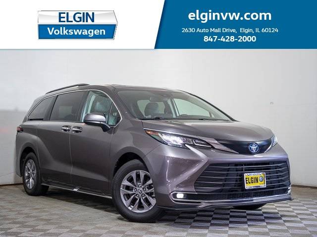 2023 Toyota Sienna XLE — Minivan — 43,615 mi — Elgin, IL