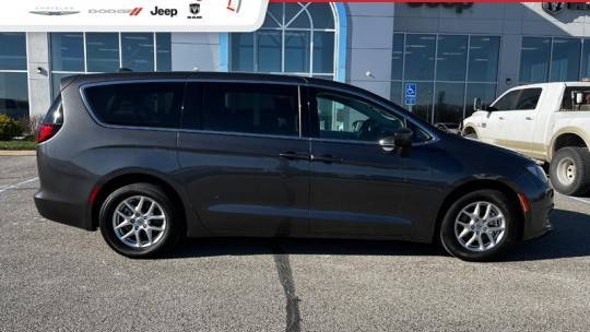 2022 Chrysler Voyager LX — Minivan — 67,505 mi — Troy, MO