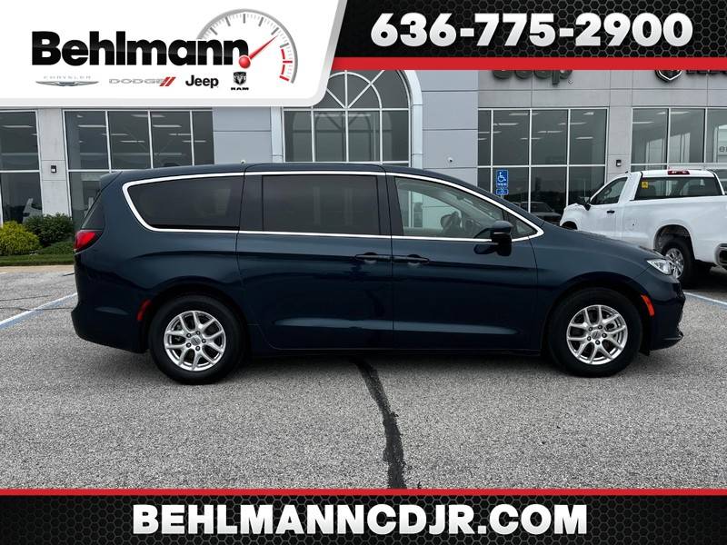 2023 Chrysler Pacifica Touring L — Minivan — 64,455 mi — Troy, MO
