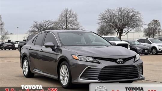 2023 Toyota Camry LE — Sedan — 31,023 mi — Arlington, TX