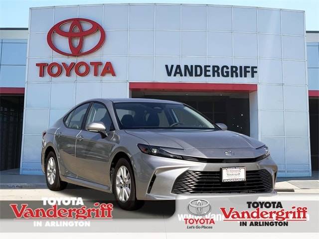 2025 Toyota Camry LE — Sedan — 26,660 mi — Arlington, TX