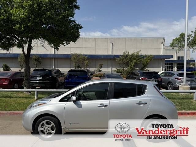 2015 Nissan LEAF SV — Hatchback — 65,827 mi — Arlington, TX