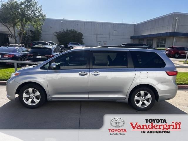 2017 Toyota Sienna LE — Minivan — 144,932 mi — Arlington, TX