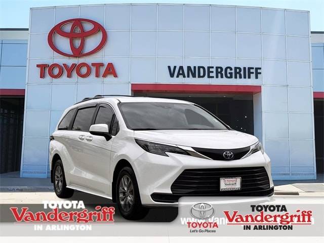 2024 Toyota Sienna LE — Minivan — 33,887 mi — Arlington, TX
