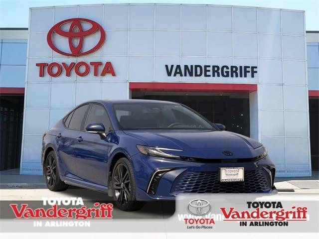 2025 Toyota Camry LE — Sedan — 5,352 mi — Arlington, TX