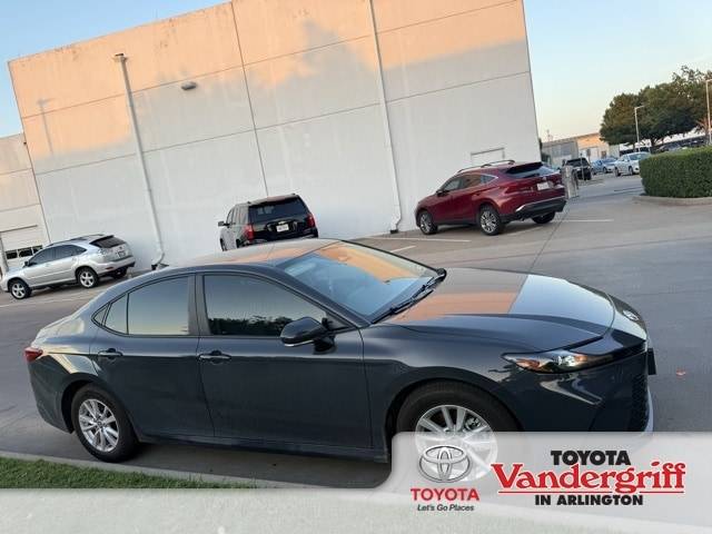 2025 Toyota Camry Hybrid LE — Sedan — 9,026 mi — Arlington, TX