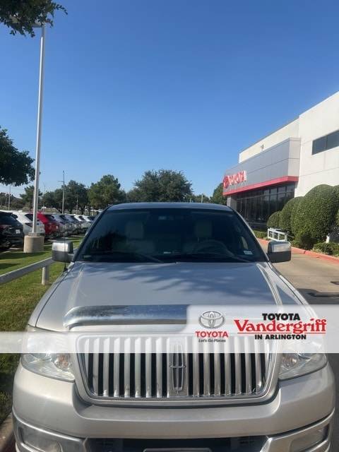 2006 Lincoln Mark LT Base