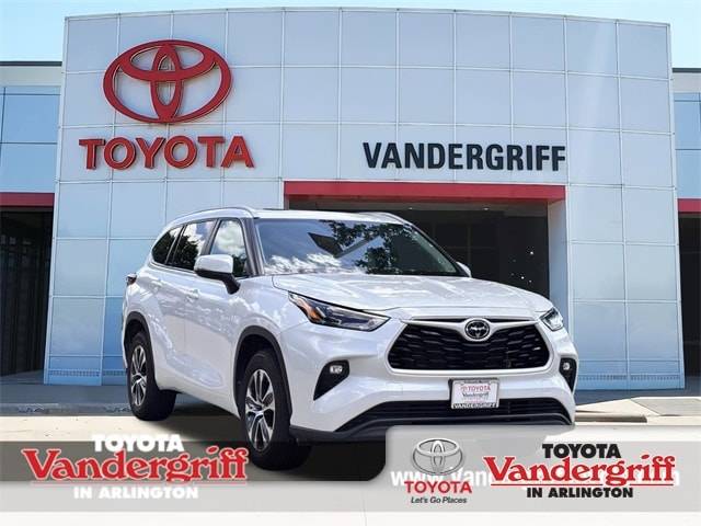 2024 Toyota Highlander LE — SUV — 15,886 mi — Arlington, TX