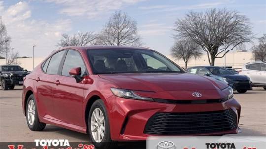2025 Toyota Camry LE — Sedan — 14,359 mi — Arlington, TX