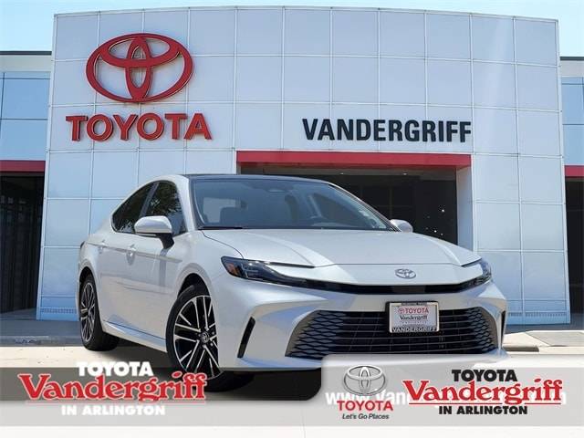 2025 Toyota Camry Hybrid XLE — Sedan — 4,526 mi — Arlington, TX