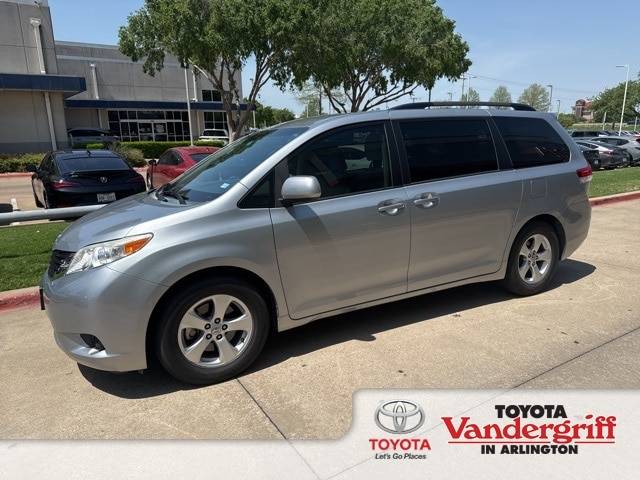 2014 Toyota Sienna LE — Minivan — 88,181 mi — Arlington, TX