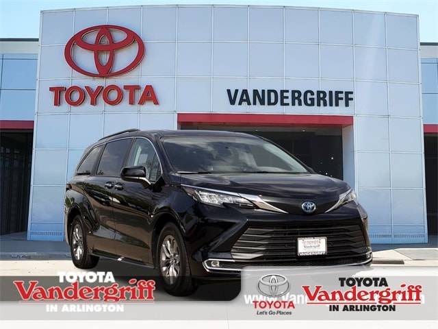 2023 Toyota Sienna XLE — Minivan — 30,762 mi — Arlington, TX