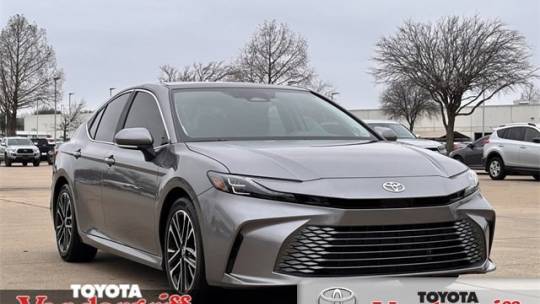 2025 Toyota Camry XLE — Sedan — 2,296 mi — Arlington, TX