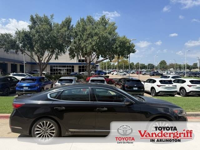 2017 Kia Cadenza Premium — Sedan — 145,571 mi — Arlington, TX