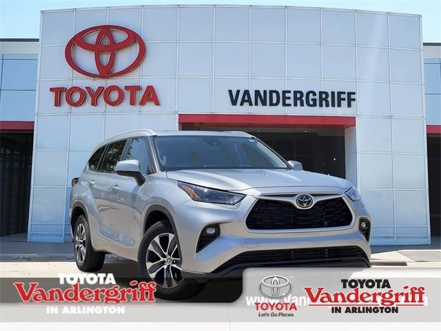 2024 Toyota Highlander LE — SUV — 28,017 mi — Arlington, TX