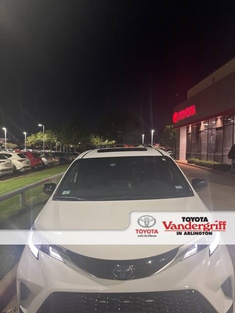 2022 Toyota Sienna XSE — Minivan — 97,130 mi — Arlington, TX