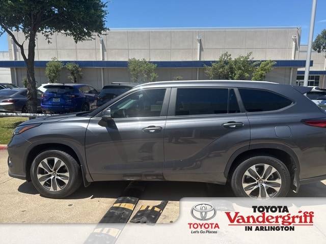 2023 Toyota Highlander XLE — SUV — 33,991 mi — Arlington, TX