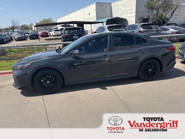 2025 Toyota Camry SE — Sedan — 1,873 mi — Arlington, TX