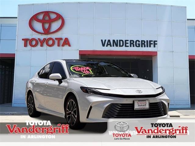 2025 Toyota Camry XLE — Sedan — 7,453 mi — Arlington, TX