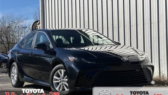 2025 Toyota Camry LE — Sedan — 18,050 mi — Arlington, TX