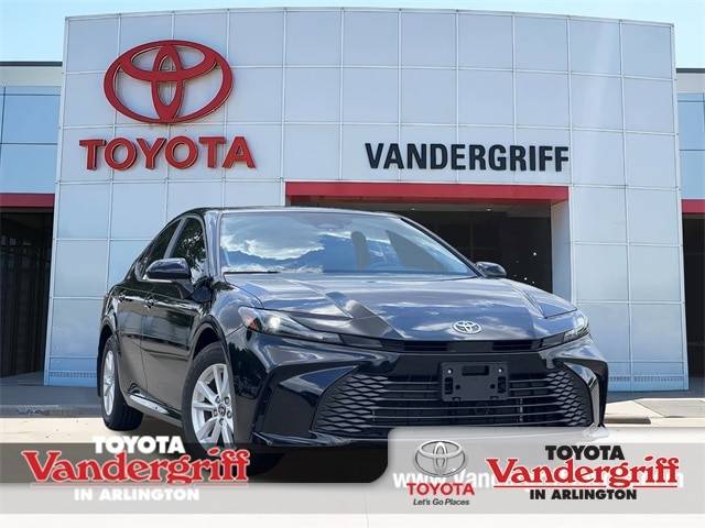 2025 Toyota Camry Hybrid LE — Sedan — 3,704 mi — Arlington, TX