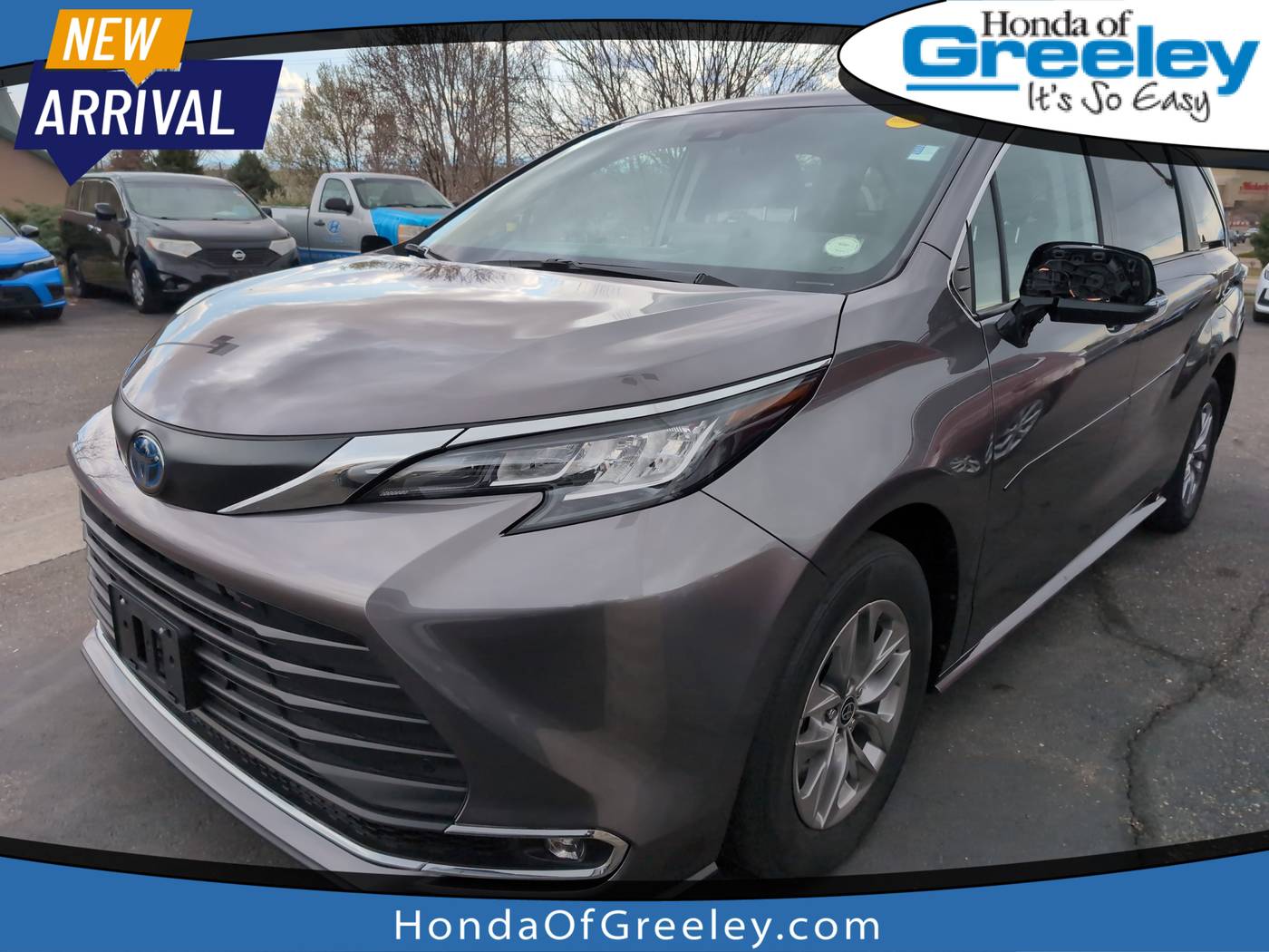 2023 Toyota Sienna XLE — Minivan — 32,572 mi — Greeley, CO