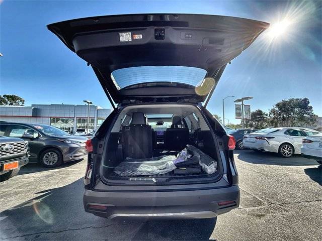 2024 Toyota Grand Highlander Limited — SUV — 13,797 mi — Manhattan Beach, CA