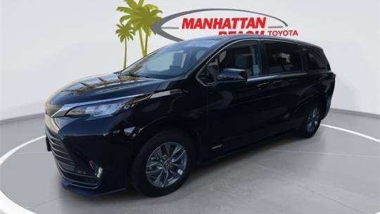 2021 Toyota Sienna LE — Minivan — 68,102 mi — Manhattan Beach, CA