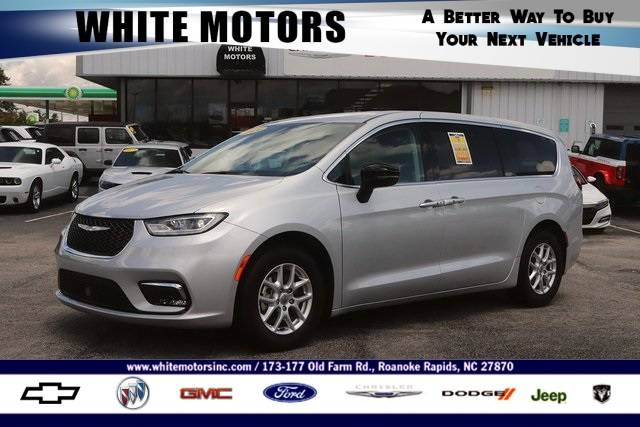 2024 Chrysler Pacifica Touring L — Minivan — 30,441 mi — Roanoke Rapids, NC