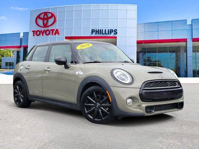 2019 MINI Hardtop Cooper S — Hatchback — 61,281 mi — Leesburg, FL