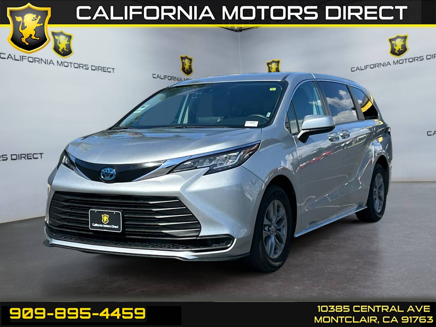 2022 Toyota Sienna LE — Minivan — 70,801 mi — Montclair, CA