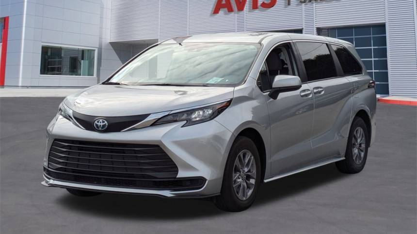 2024 Toyota Sienna LE — Minivan — 39,913 mi — Alcoa, TN