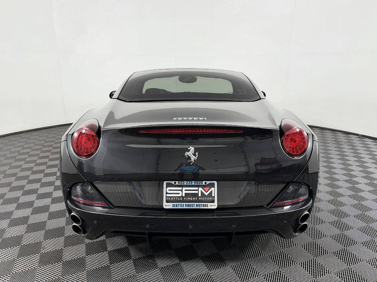 2014 Ferrari California Standard