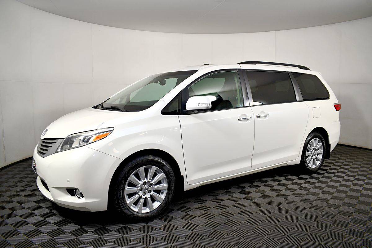 2015 Toyota Sienna XLE Premium — Minivan — 118,401 mi — Lynnwood, WA