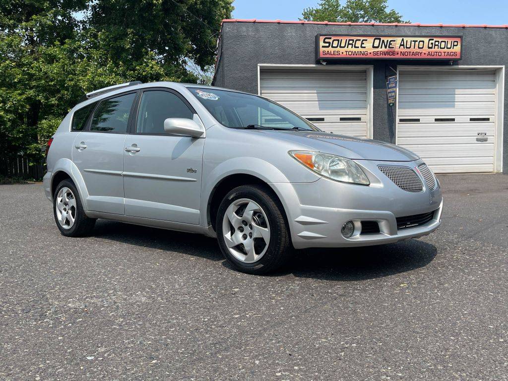 2005 Pontiac Vibe Base — Sedan — 73,940 mi — Schwenksville, PA